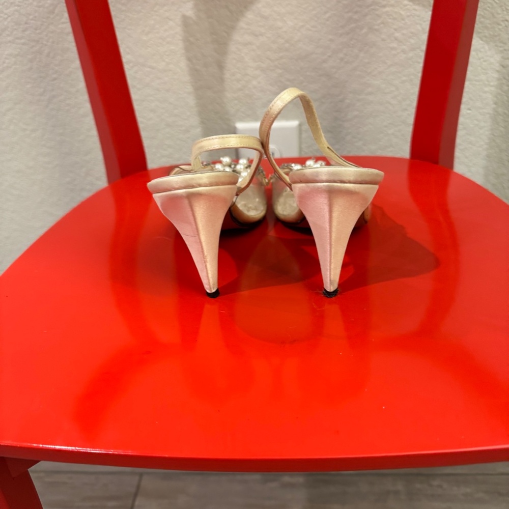 Kushins Amano clear crystal/pearl slingback heels - Picture 3 of 5